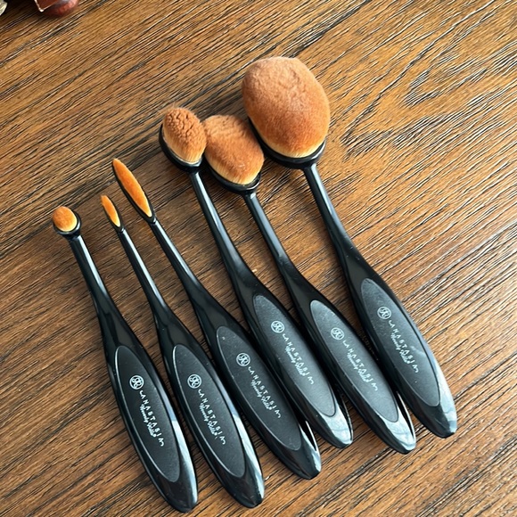 Anastasia Beverly Hills Brushes - Picture 2 of 2